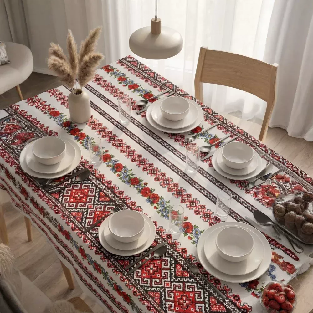 Скатертина вишиванка волошки з маками 110*150