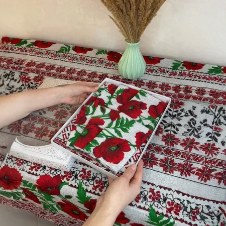 Скатертина орнамент з маками 150*220