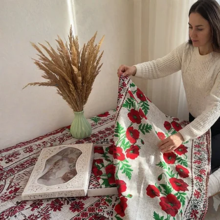 Скатертина орнамент з маками 150*220