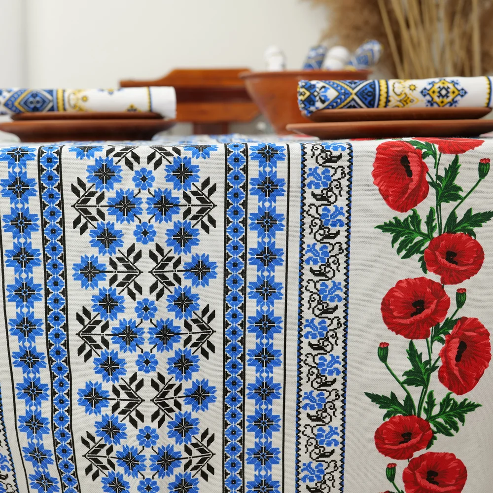 Скатертина вишиванка синя з маками 110*150